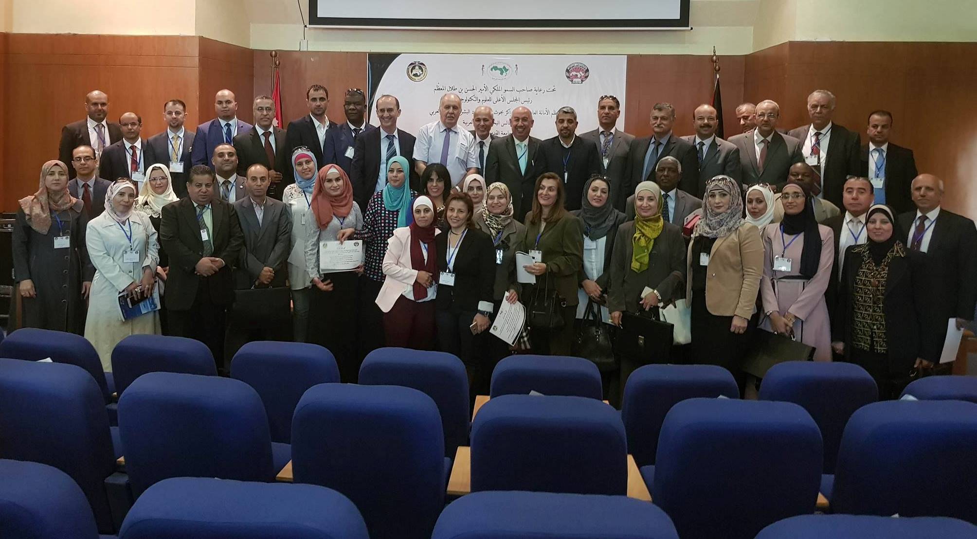 اختتام مؤتمر "المرأة العربية في منظومة تنمية الموارد البشرية" بالجامعة الأردنية
